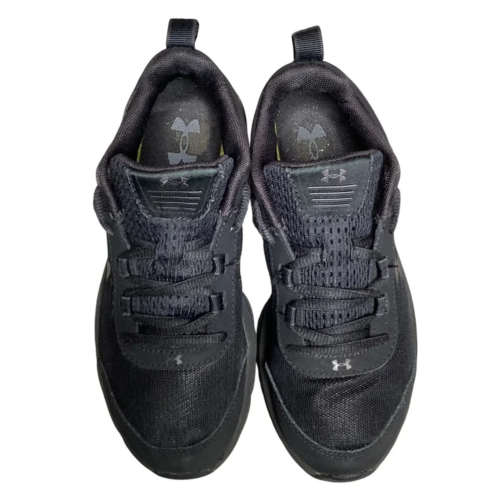 Under Armour Assert 8 Sneaker Kids 4Y Black Good Condition Running Shoes 3022100